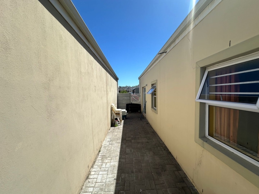 2 Bedroom Property for Sale in Gaylee Western Cape